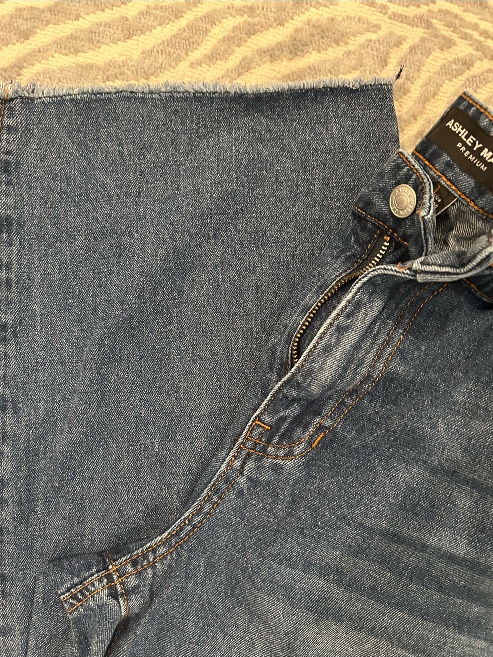 Jean Bundle, 4 Pairs Size 6-8, Straight, Wide, Flare, and Boot leg Jeans - Picture 5 of 16